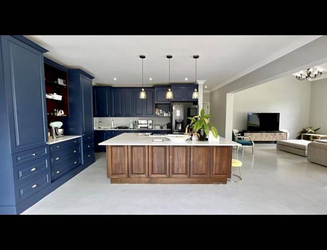 4 BEDROOM HOUSE FOR SALE IN MIDSTREAM ESTATE